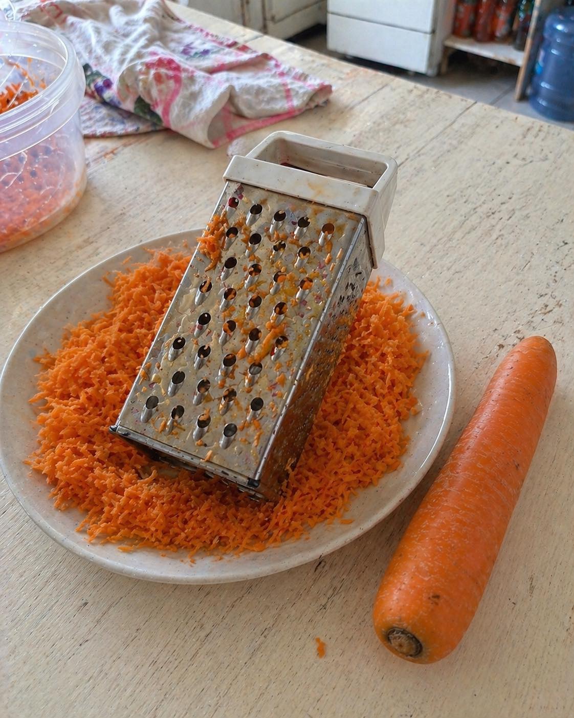 Ärzte enthüllen: Rohe Karotten im Salat verursachen…