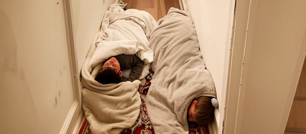 I GOT HOME AND FOUND MY KIDS SLEEPING IN THE HALLWAY — WHAT MY HUSBAND TURNED THEIR ROOM INTO WHILE I WAS AWAY DROVE ME CRAZY.