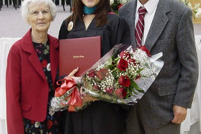 Mis Abuelos se Oponían a mi Matrimonio por el Color de Piel de mi Novio, Pero Él Demostró Ser un Hombre Extraordinario.