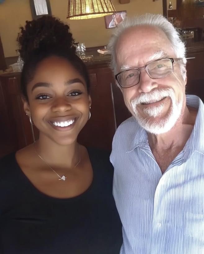 Mein Mann und seine Geliebte warfen mich aus dem Haus – ich dachte, ich hätte alles verloren, bis sein Großvater mich anrief.