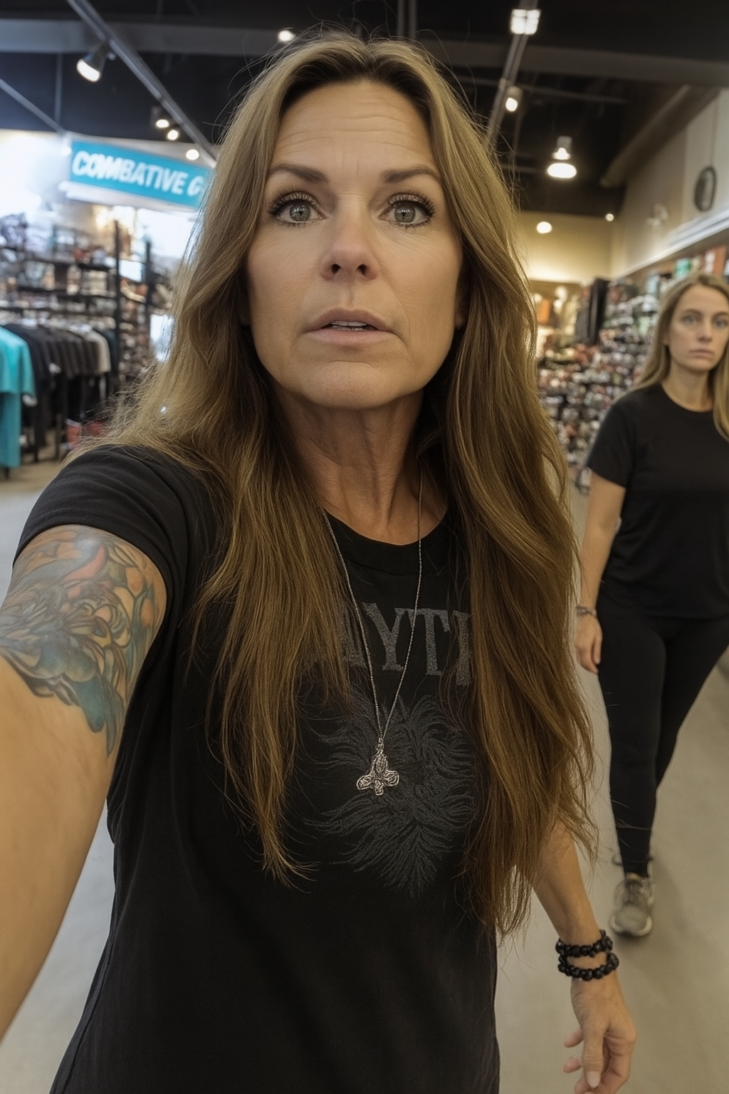 Die Tochter der Ladenbesitzerin warf mich grundlos hinaus – doch ihre Mutter tauchte auf und überraschte mich völlig