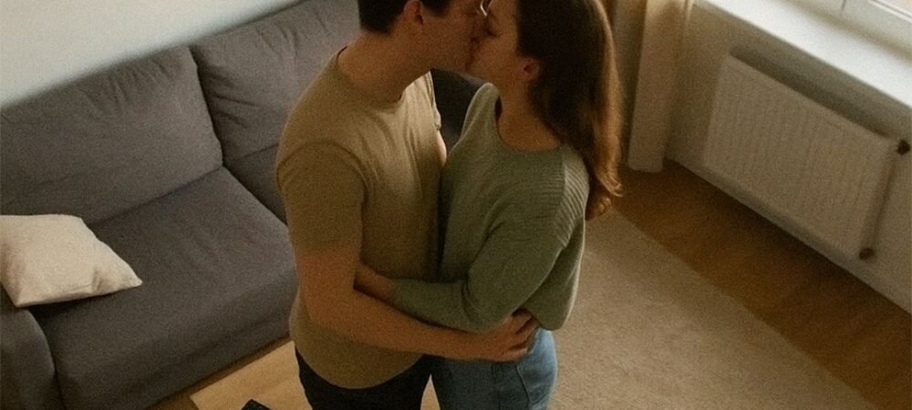 Mein Mann stellte eine „liebe“ Pflegekraft für seine Mutter ein – sie stellte sich als seine Geliebte heraus