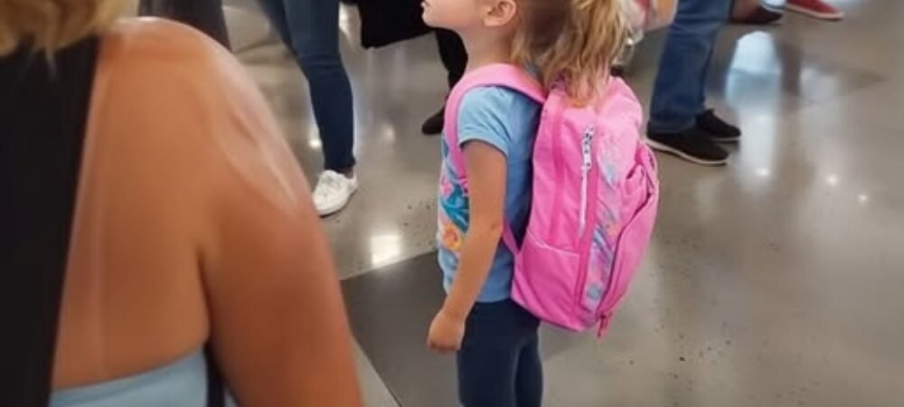 ICH KAM NACH HAUSE UND FAND MEINE TOCHTER UND DAS KINDERMÄDCHEN VERSCHWUNDEN.