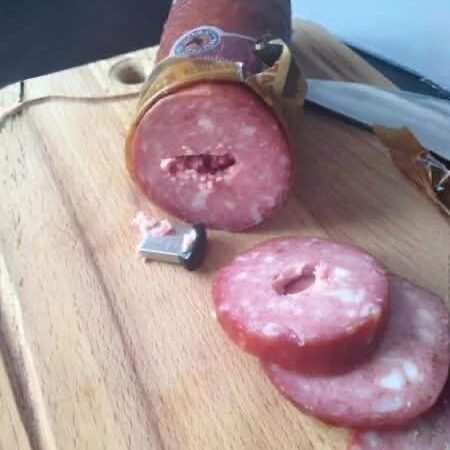 Der USB-Stick in der Wurst