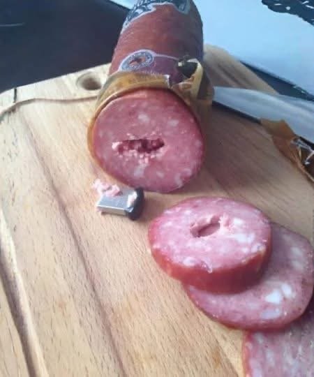 Der USB-Stick in der Wurst